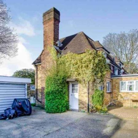 Lovely Cottage In The Heart Of Shirley- London Borough of Croydon Exterior foto
